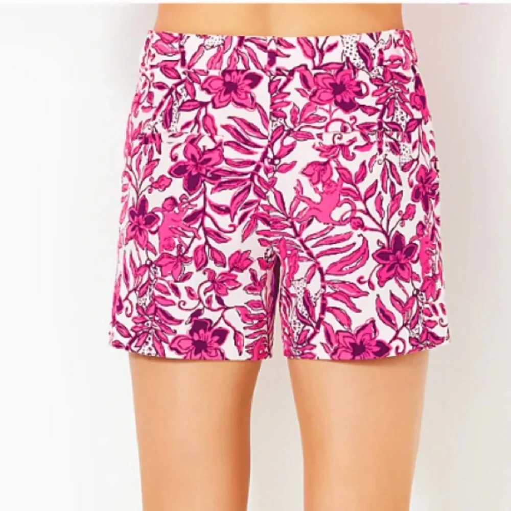 New Lilly Pulitzer GRETCHEN HIGH RISE 5" SHORT, ELDERFLOWER BLOSSOM LIL ESCAPE - Picture 2 of 8